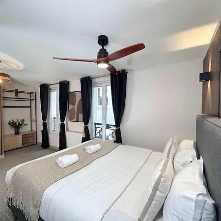 - Premium For 3 * Paris